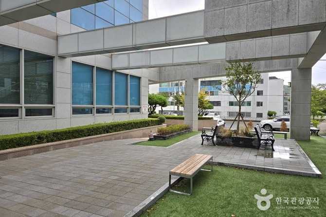 Busan Gijang Library - image 3