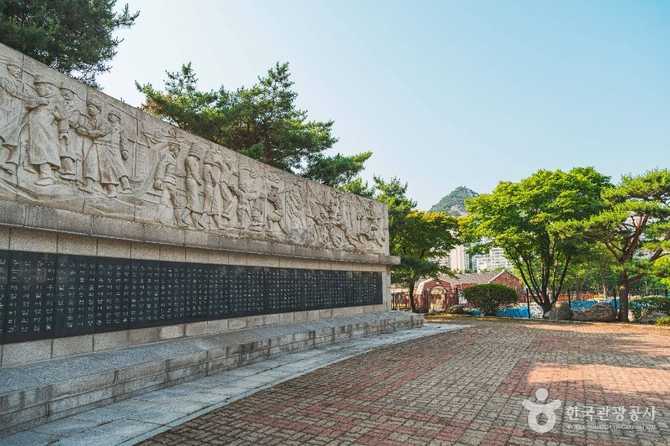 서대문독립공원 순국선열추념탑: 독립운동가들의 숭고한 희생을 기리다 3