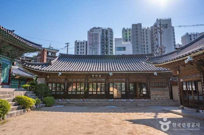 Discover Cheongryongsa Temple in Seoul - image 3