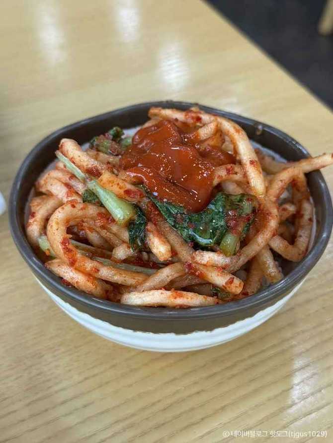 황도바지락칼국수: 신선한 해산물과 깔끔한 맛의 대표 맛집 4