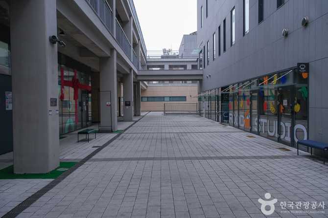 Discover Seoul Family Plaza - image 4