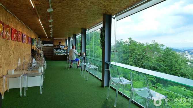 Discover Seoul's Shining Gem - image 3