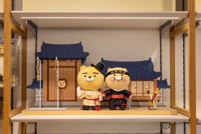 Kakao Friends Hongdae Flagship Store - image 5
