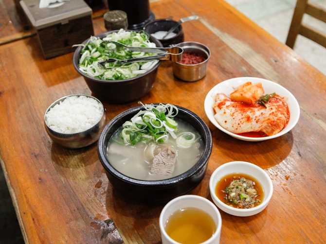 Experience Authentic Korean Seolleongtan - image 4