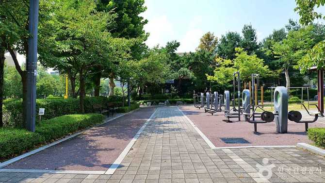 Eungok Village Park - image 4