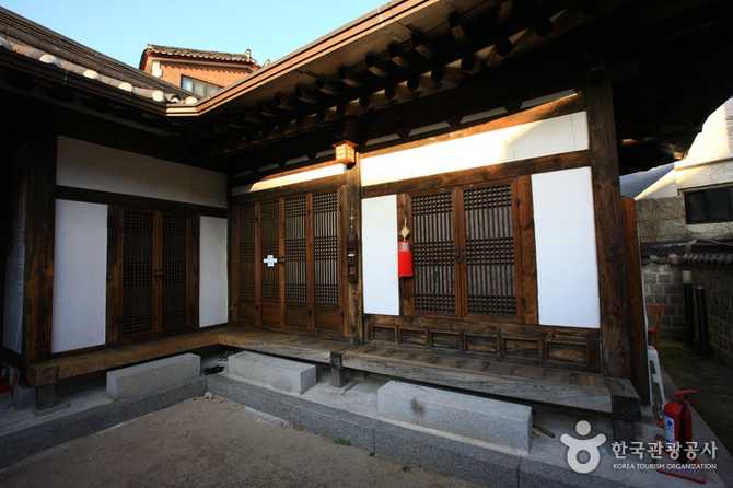 서울 종로구 동림매듭공방: 전통 매듭 공예와 체험의 명소 7