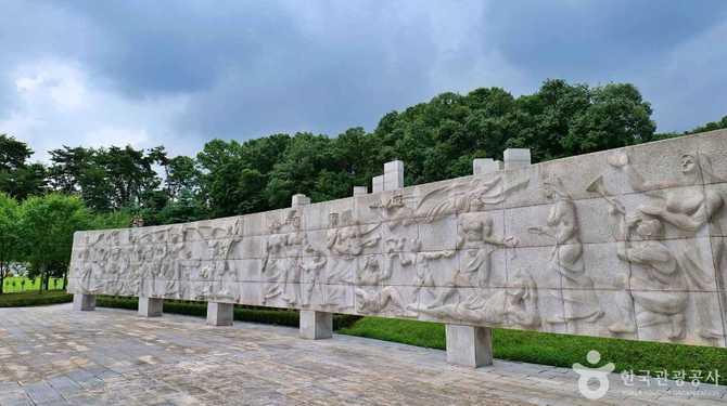 서울 강북구 4·19학생혁명기념탑: 역사와 의미를 한눈에 4