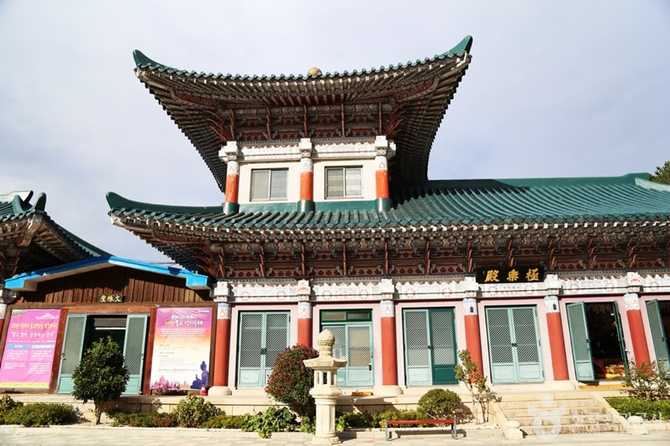 부산 동명불원: 전통과 독특한 건축양식을 만나는 사찰 명소 4