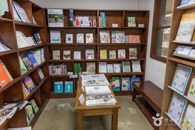 서울 은평구 구산동에 위치한 구립구산동도서관마을 소개와 이용 정보 4