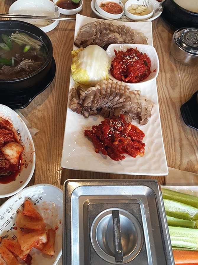 Authentic Korean Seolleongtang Near Myeo - image 4