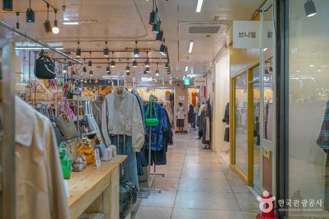 Complete Guide to Itaewon Market - image 6