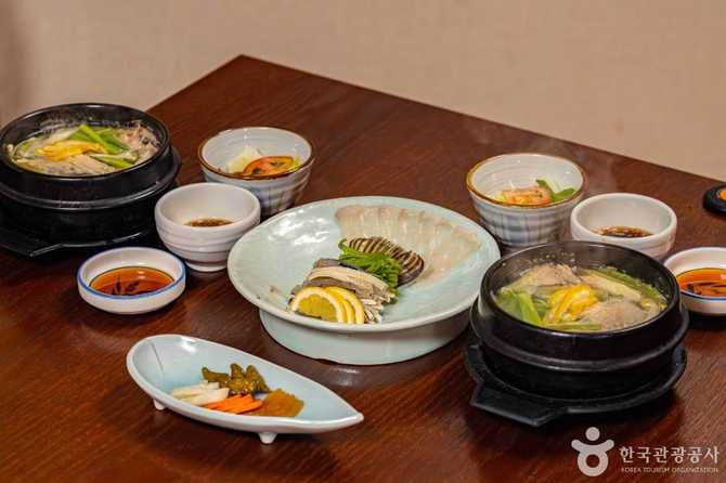 Samseong Sushi - image 12