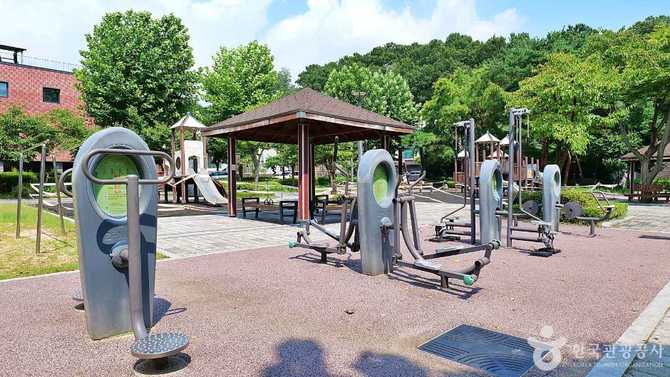 Eungok Village Park - image 5