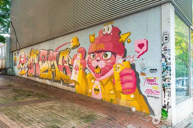 Discover Hongdae Mural Street - image 6