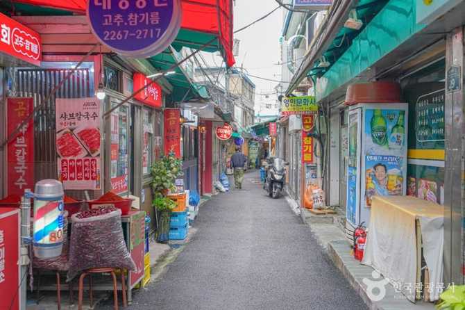 Explore Inhyeon Market - image 6