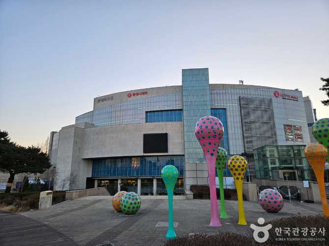 Discover GIMPO Airport Sky Park - image 7