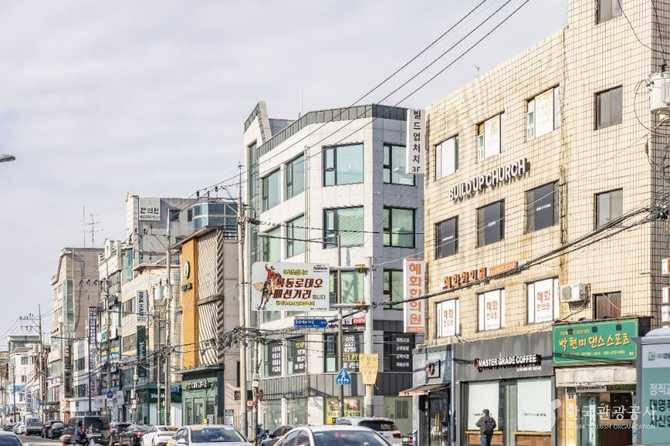 Discover Yeongdeungpo Rodeo Street - image 5
