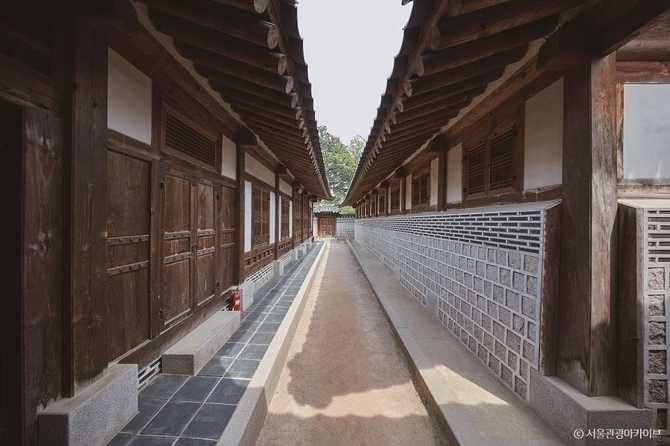 Explore Gyeongungung Palace - image 6