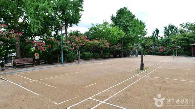Discover Sungin Neighborhood Park - image 5