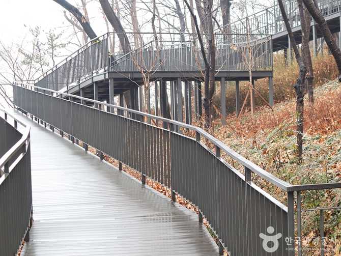 Explore Bomje San Park - image 5