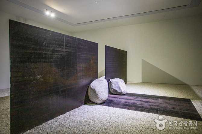 Visit Busan Museum of Modern - image 16