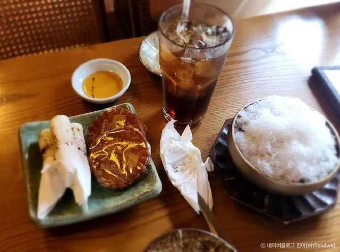Experience Traditional Tea at Insadong's - image 5