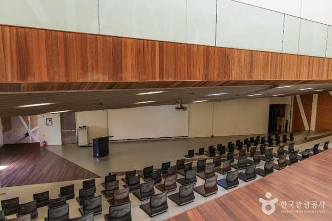 서울대학교 미술관: 현대미술과 지역사회에 기여하는 문화 공간 6