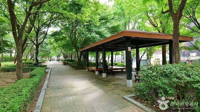 Hanyang Park - image 6