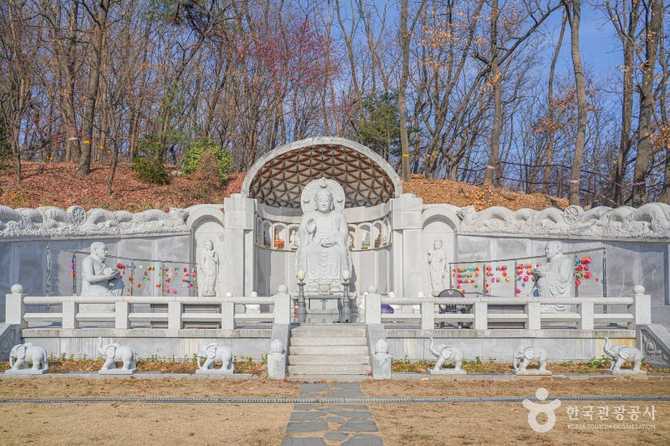 Hwagyesa Temple Seoul - image 6