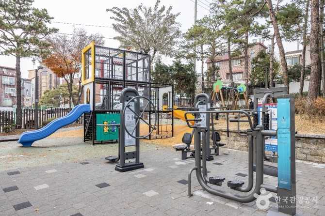 Explore Ginkgo Park - image 6