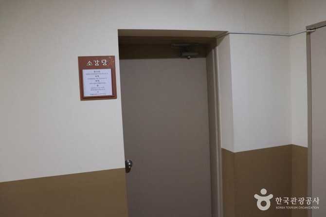 Yongsan Cultural Center - image 4