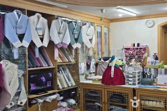 Explore Busan's Bupyeong - image 7