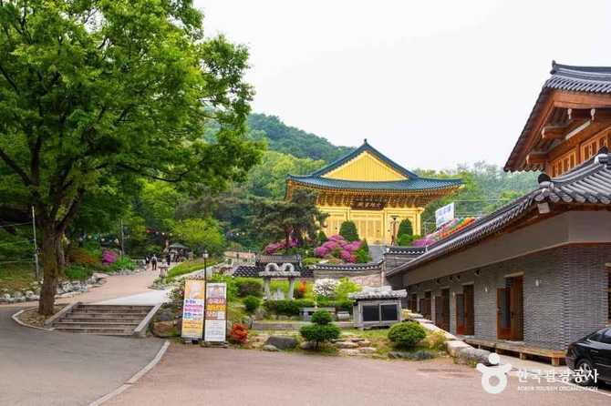 Discover Seoguksa Temple in Seoul - image 13