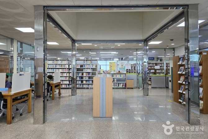 Busan Gijang Library - image 7