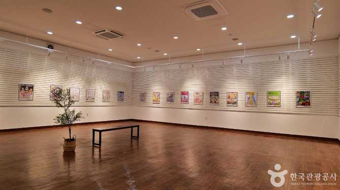 Namsan Library Seoul - image 14