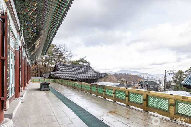Visit Bonwonjeongsa Temple in Seoul - image 9