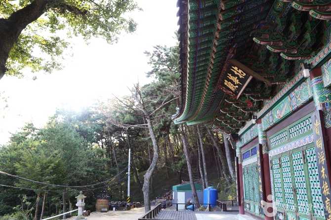 Discover Geumyongam Temple in Busan - image 19