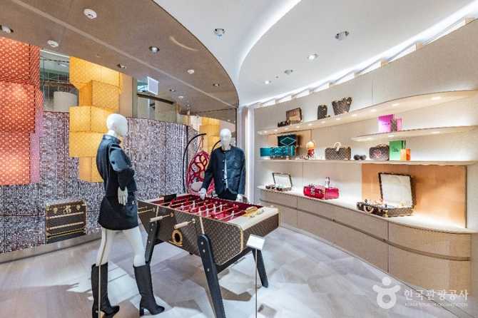 Shinsegae Department Store Main Branch - image 7