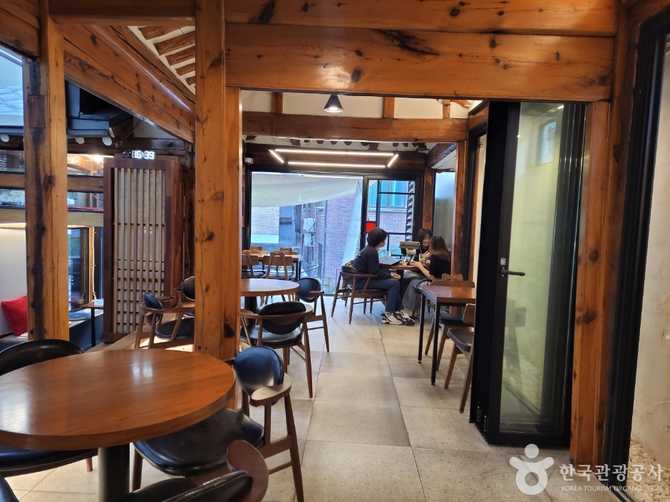 서울 성북동 한옥 카페, 반하당의 매력과 인기 메뉴 안내 9