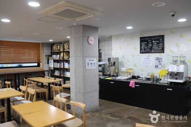 Yongsan Cultural Center - image 7