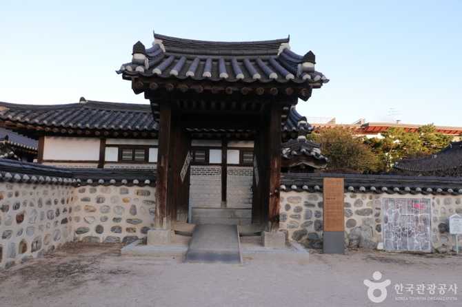 서울 중구 퇴계로에 위치한 해풍부원군윤택영재실, 조선시대 재실 건축의 정수 8