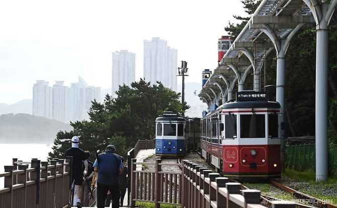 부산 해운대 블루라인파크: 해안 절경과 관광 명소 소개 8
