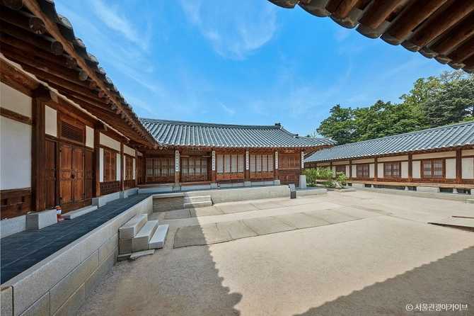 Explore Gyeongungung Palace - image 8