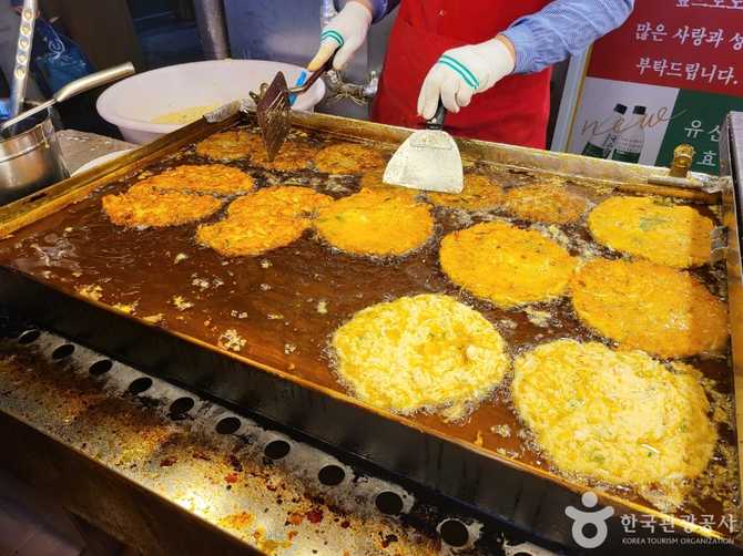 Explore Gwangjang Market - image 8