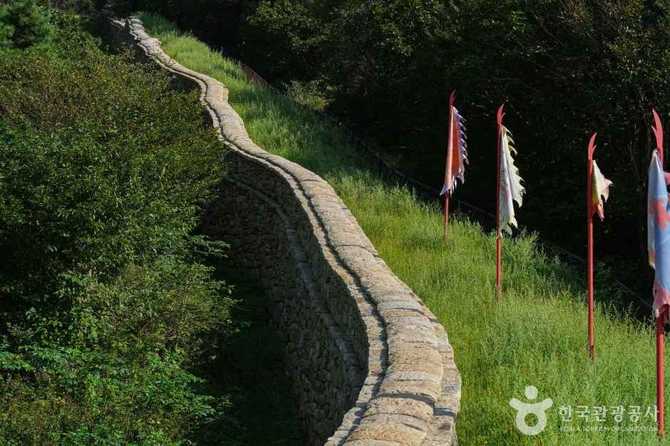 Discover Geumjeongsanseong Fortress - image 8