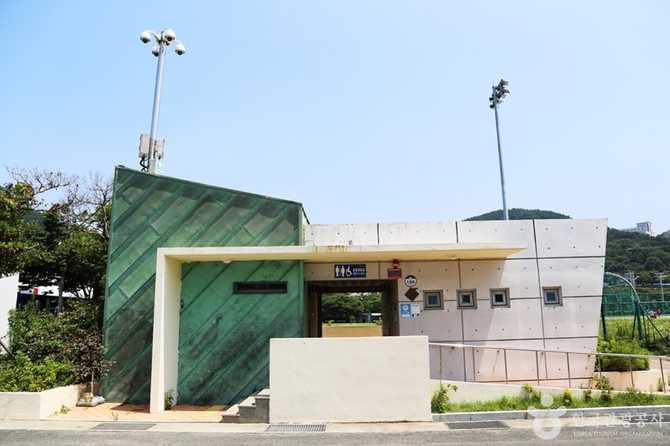 Discover Busan's Baegunpo Sports Park - image 12