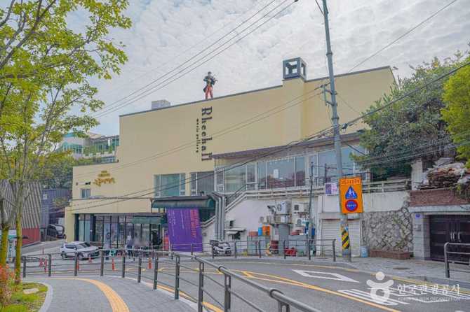 서울 성북구 리홀뮤직갤러리: 빈티지 레코드와 진공관 사운드의 음악 감상 공간 9