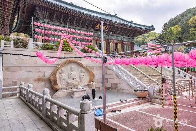 Visit HyeWonJeongsa Temple in Busan - image 4
