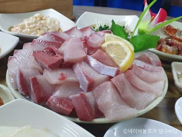 홍대 인근 맛집, 바다회사랑에서 신선한 회와 해산물 즐기기
