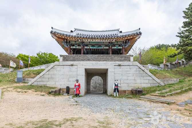 부산 동래읍성지: 역사와 자연이 어우러진 문화유산 탐방 가이드 1
